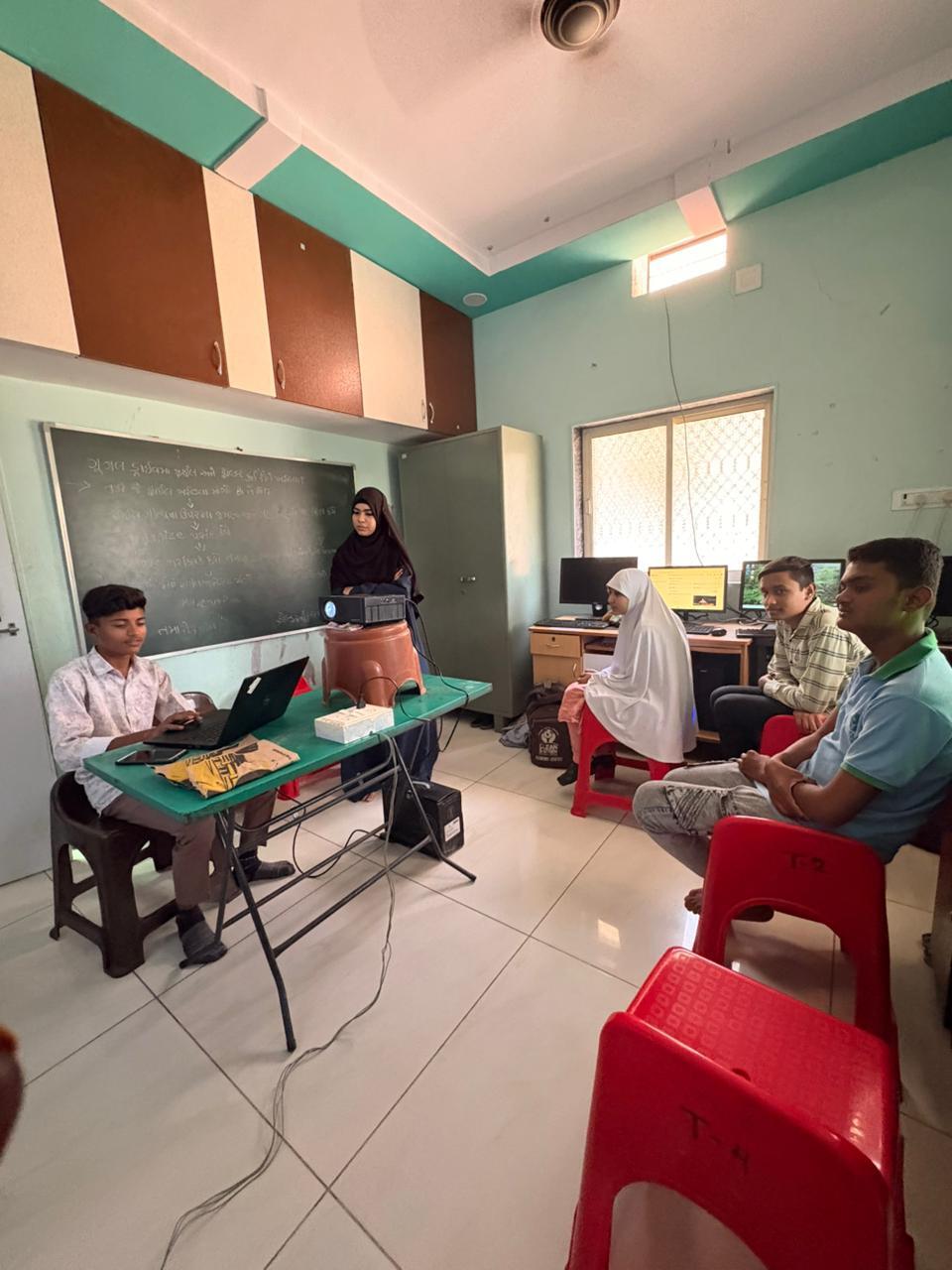 Skilling Youth computer learning 1